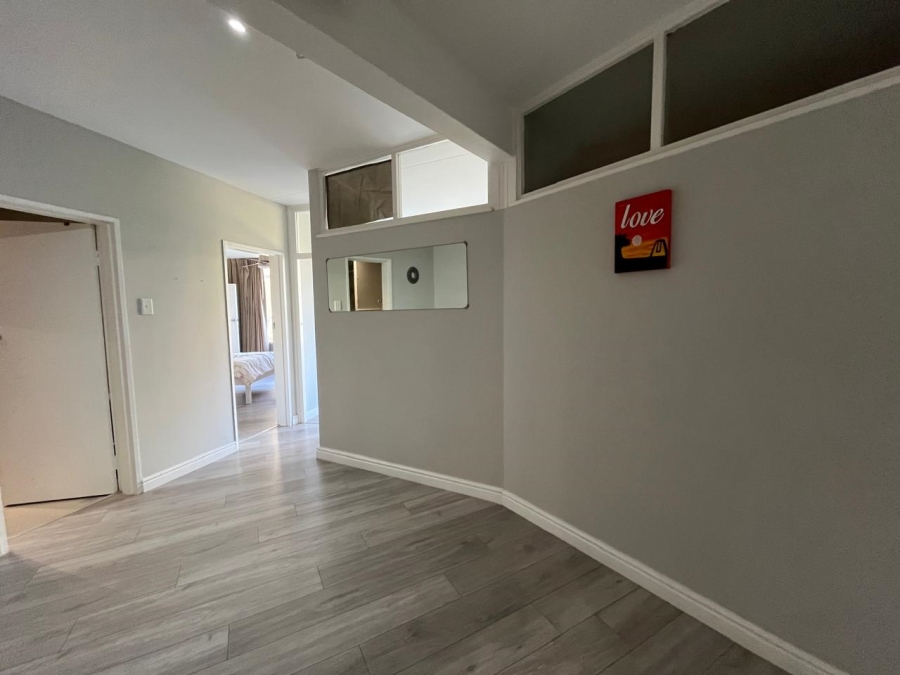 3 Bedroom Property for Sale in Vredehoek Western Cape